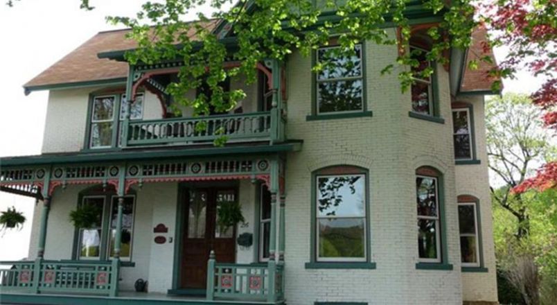 Victorian Loft Bed And Breakfast